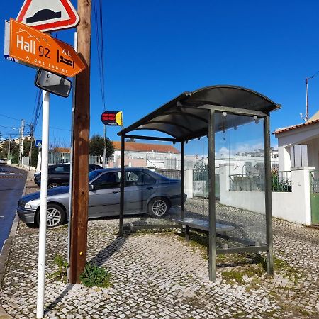 Hall 92 Quartos Com Wc Em Moradia Com Piscina A-Das-Lebres Loures Apartment ภายนอก รูปภาพ