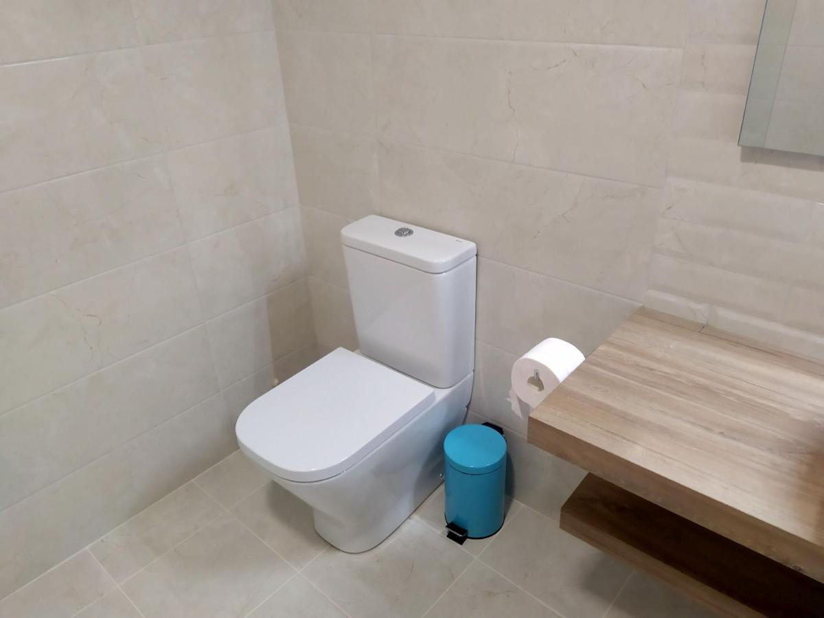 Hall 92 Quartos Com Wc Em Moradia Com Piscina A-Das-Lebres โลวเรส ภายนอก รูปภาพ