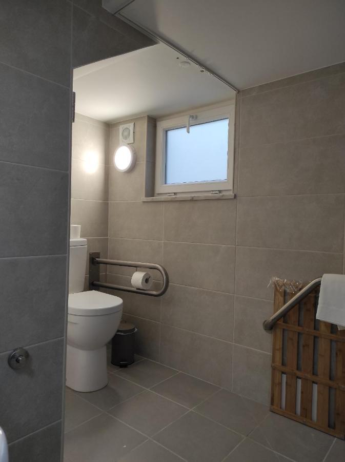 Hall 92 Quartos Com Wc Em Moradia Com Piscina A-Das-Lebres Loures Apartment ภายนอก รูปภาพ