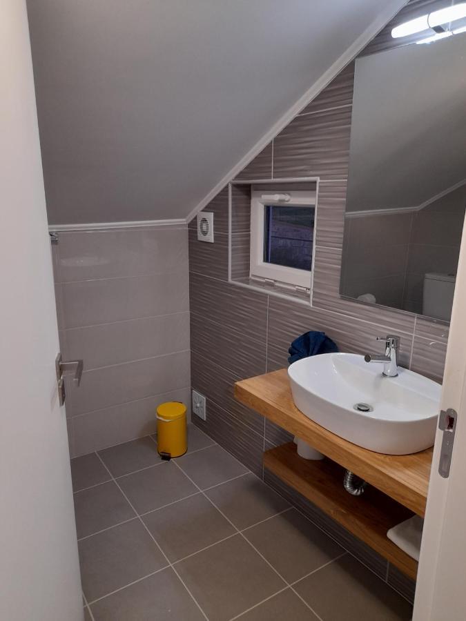 Hall 92 Quartos Com Wc Em Moradia Com Piscina A-Das-Lebres Loures Apartment ภายนอก รูปภาพ